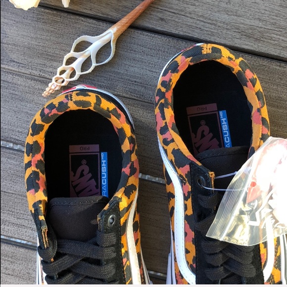 🌴🌼VANS- CHEETAH OLD SCHOOL SHOES🌼🌴 - Picture 4 of 12